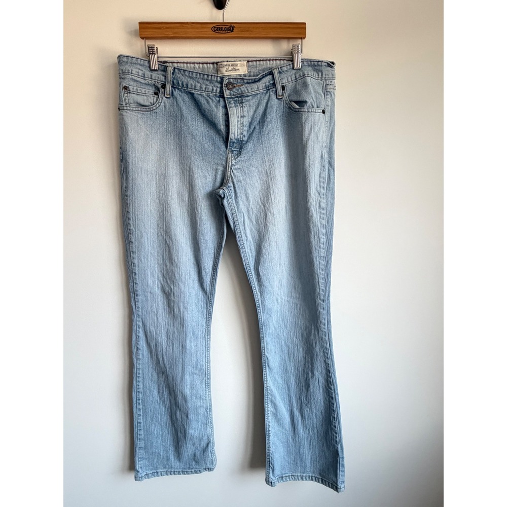 Levi Strauss Womens Lowrise Bootcut Jeans 17L Light Blue Y2K Denim Long Stretch